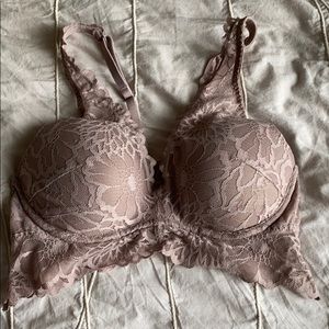 women’s vs bralette
